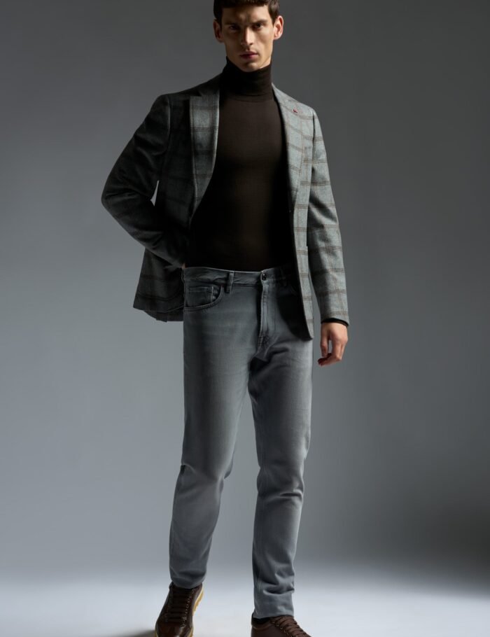 PND005_000_DJ127_35N-media-1.jpg PND005_000_DJ127_35N-media-1.jpg